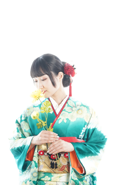 個性派シニヨンアレンジ