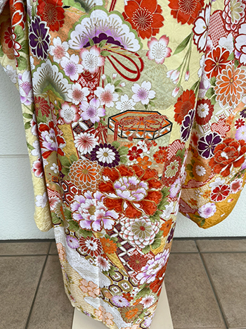 【振袖】黄色・牡丹/御所車