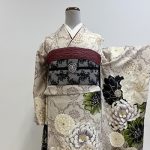 【振袖】ﾍﾞｰｼﾞｭ・花