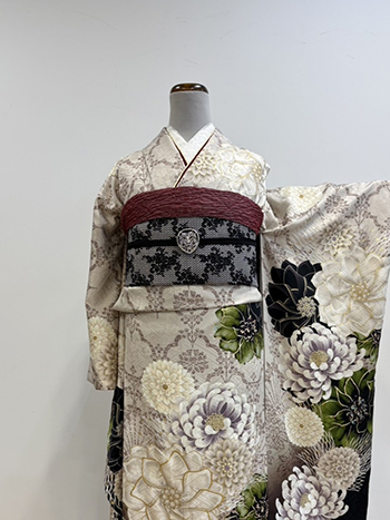 【振袖】ﾍﾞｰｼﾞｭ・花