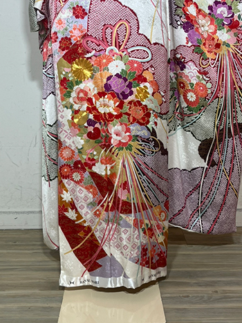 【振袖】白/赤・牡丹