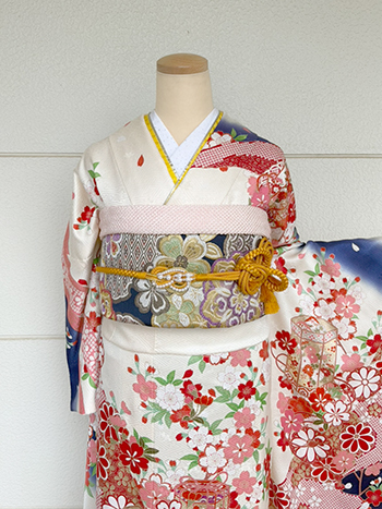 【振袖】白/赤/青・桜