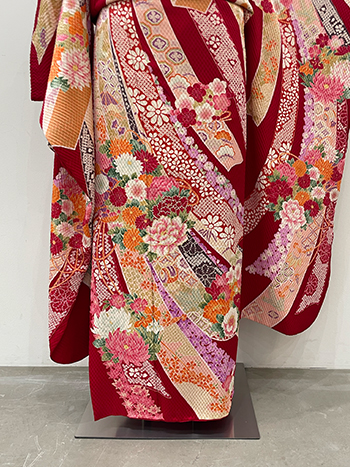 【振袖】赤・バラ
