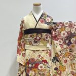 【振袖】ｸﾘｰﾑ・牡丹