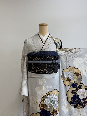 【振袖】ｸﾞﾚｰ・牡丹