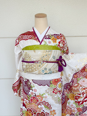 【振袖】白/赤/黒・菊/牡丹