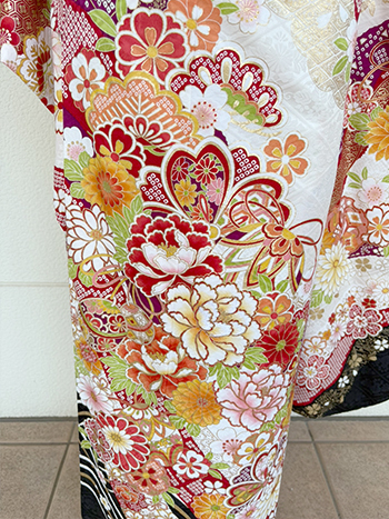 【振袖】白/赤/黒・菊/牡丹