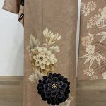 【振袖】ﾍﾞｰｼﾞｭ・菊