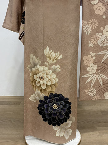 【振袖】ﾍﾞｰｼﾞｭ・菊