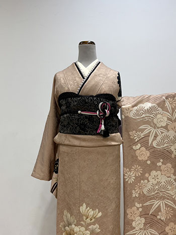 【振袖】ﾍﾞｰｼﾞｭ・菊