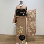 【振袖】ﾍﾞｰｼﾞｭ・菊