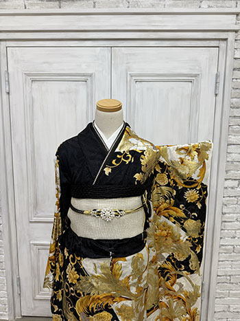 【振袖】黒/金・牡丹