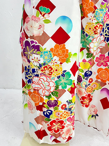 【振袖】白・牡丹