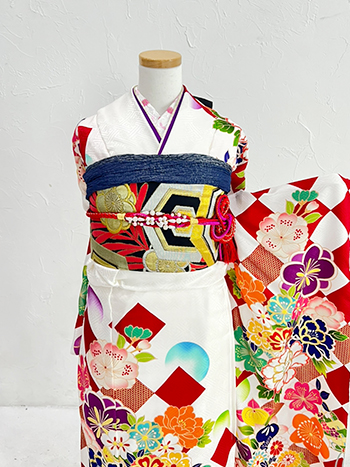 【振袖】白・牡丹