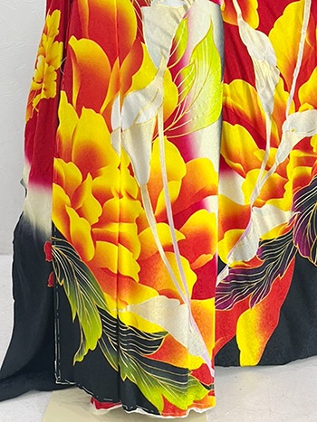 【振袖】赤/黄色・牡丹