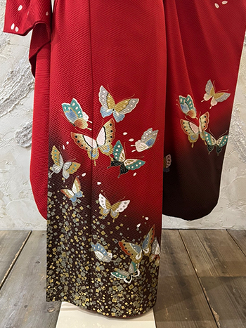 【振袖】赤・桜・金彩